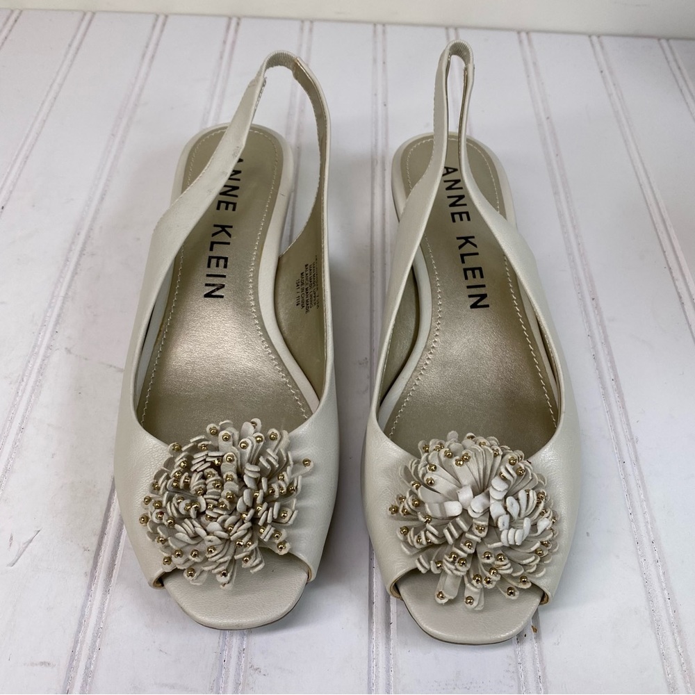 Anne Klein Lavandar off white sling back shoes